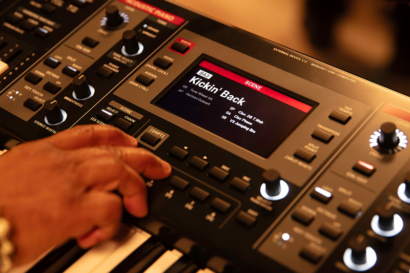 Roland V-STAGE 88